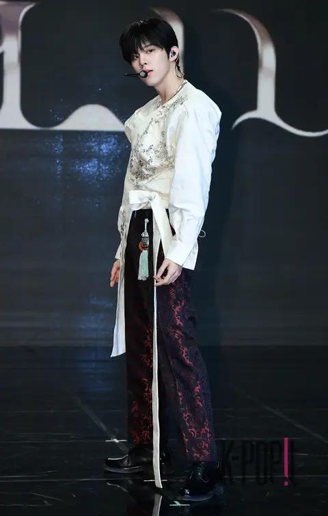 Kim Woo-seok — Showcase