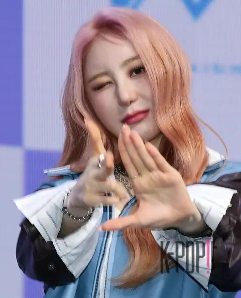 Lee Chae-yeon — Showcase