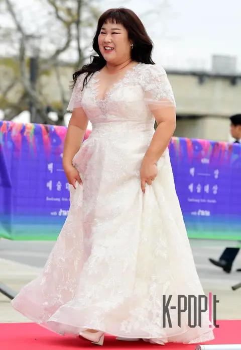 Kim Min-kyung — Baeksang Arts Awards Red Carpet
