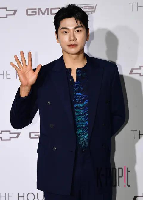 Lee Lee-kyung — Launch