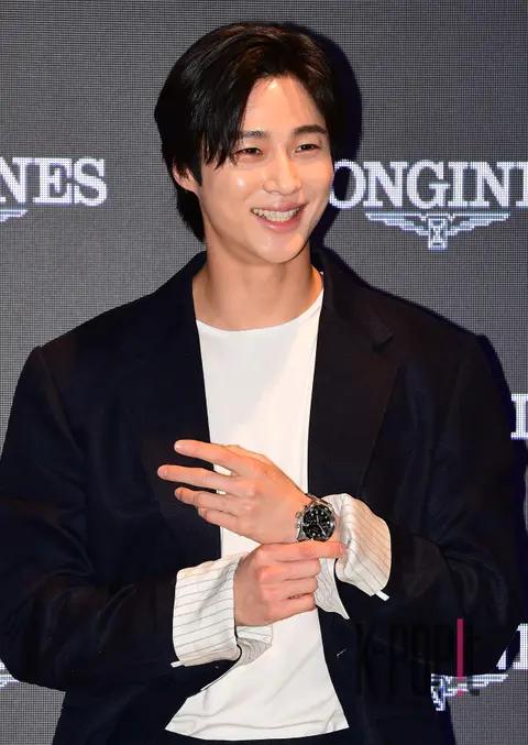 Byeon Woo-seok — Launch