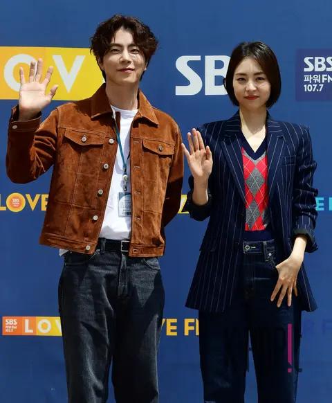 Hong Jong-hyun, Lee Yeon-hee — Arrival