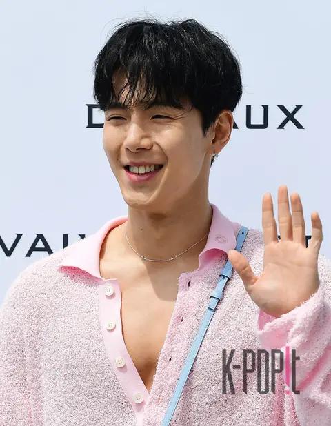 Shownu (MONSTA X) — Launch