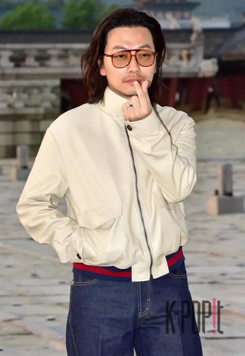Lee Dong-hwi — Launch