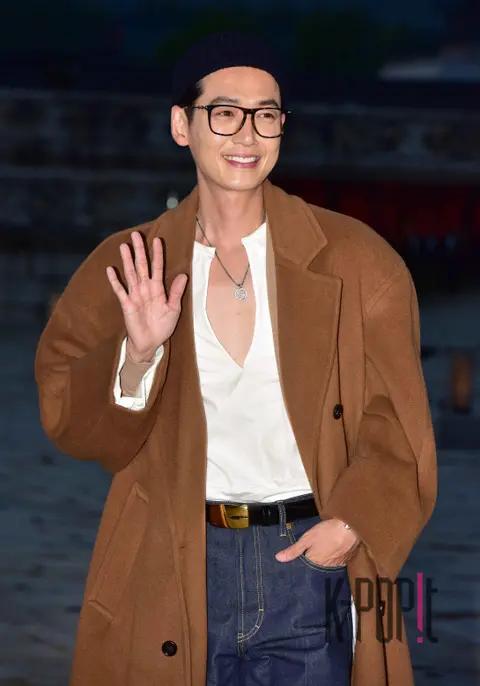 Jung Kyung-ho — Launch