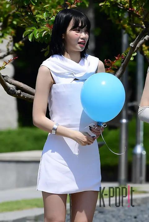 Chaewon (LE SSERAFIM) — Mini Fan Meeting