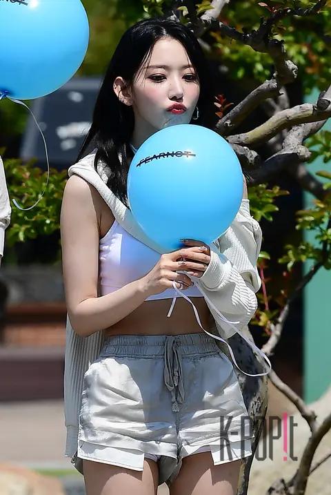 SAKURA (LE SSERAFIM) — Mini Fan Meeting