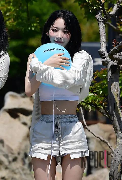 SAKURA (LE SSERAFIM) — Mini Fan Meeting