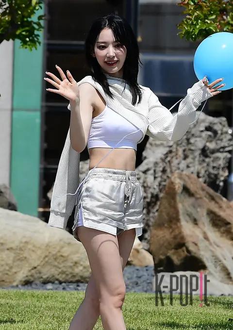 SAKURA (LE SSERAFIM) — Mini Fan Meeting