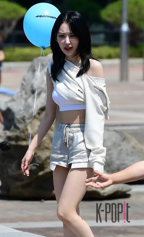 SAKURA (LE SSERAFIM) — Mini Fan Meeting