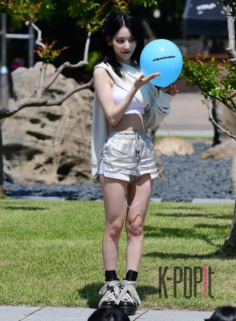 SAKURA (LE SSERAFIM) — Mini Fan Meeting