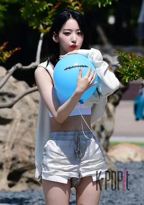 SAKURA (LE SSERAFIM) — Mini Fan Meeting
