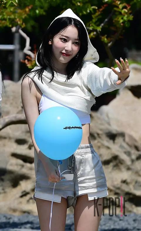 SAKURA (LE SSERAFIM) — Mini Fan Meeting
