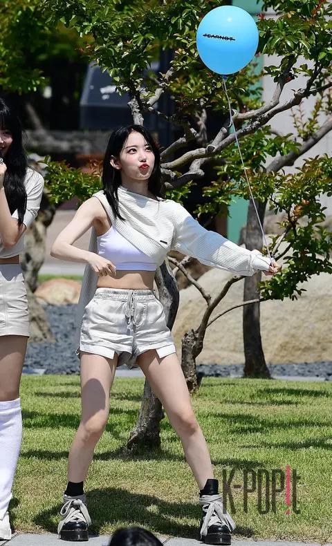 SAKURA (LE SSERAFIM) — Mini Fan Meeting