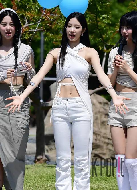 KAZUHA (LE SSERAFIM) — Mini Fan Meeting