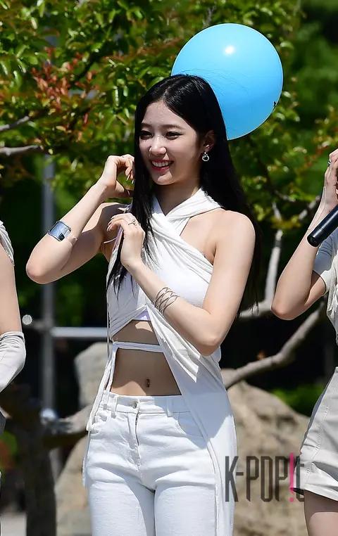 KAZUHA (LE SSERAFIM) — Mini Fan Meeting