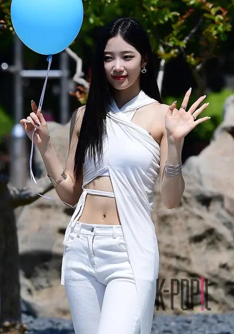 KAZUHA (LE SSERAFIM) — Mini Fan Meeting