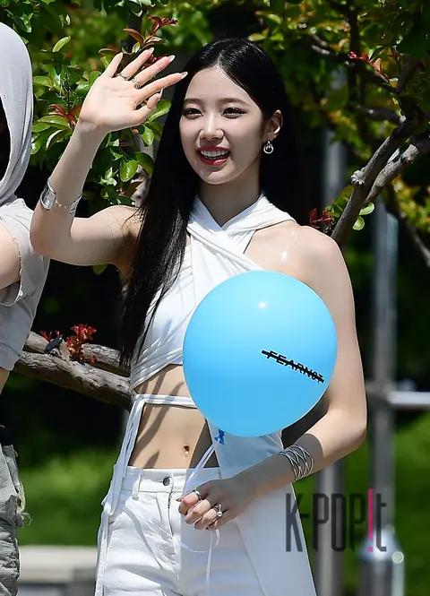 KAZUHA (LE SSERAFIM) — Mini Fan Meeting