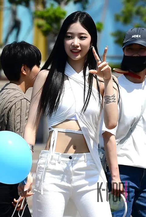 KAZUHA (LE SSERAFIM) — Mini Fan Meeting