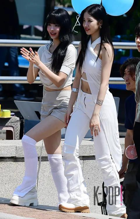 Eunchae (LE SSERAFIM), KAZUHA (LE SSERAFIM) — Mini Fan Meeting