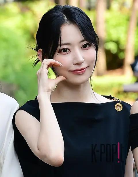SAKURA (LE SSERAFIM) — Music Bank Arrival