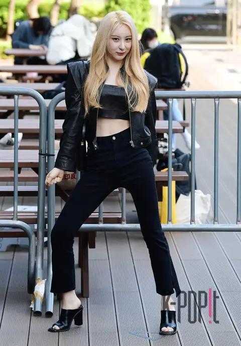 Lee Chae-yeon — Music Bank Arrival