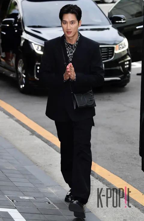 Ahn Bo-hyun — Launch