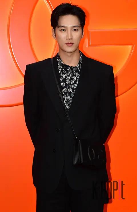 Ahn Bo-hyun — Launch