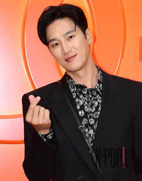 Ahn Bo-hyun — Launch