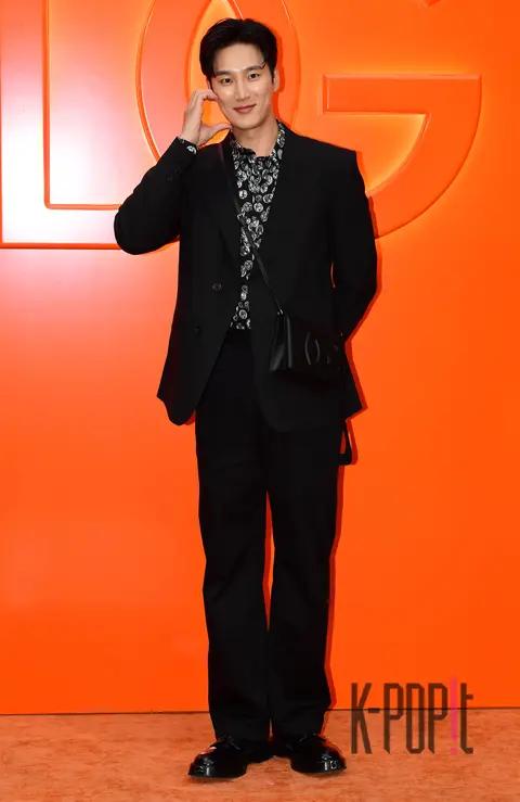 Ahn Bo-hyun — Launch