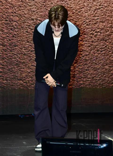 B.I — Showcase
