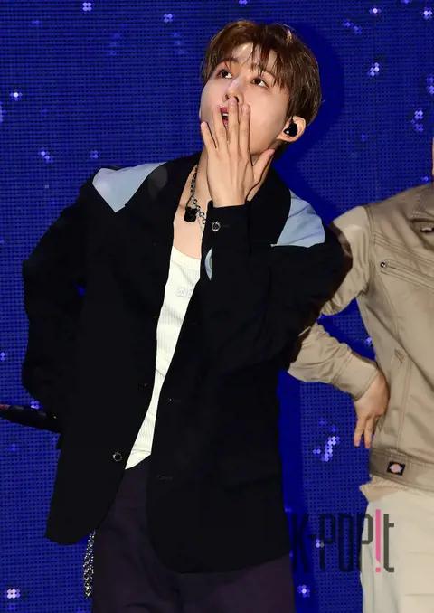 B.I — Showcase