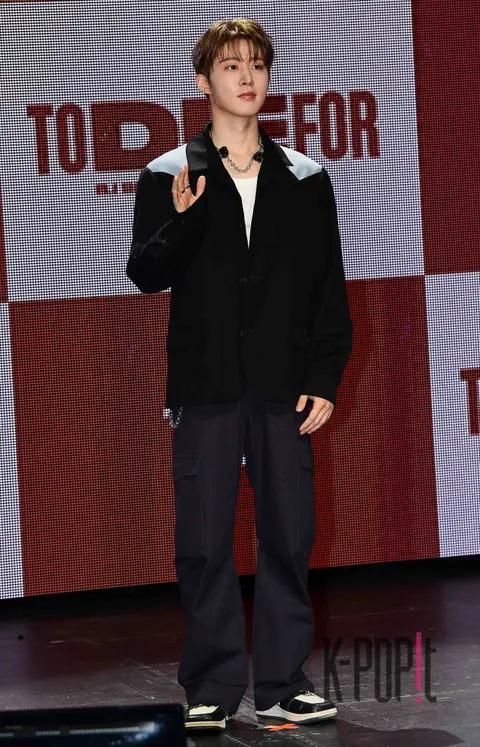 B.I — Showcase