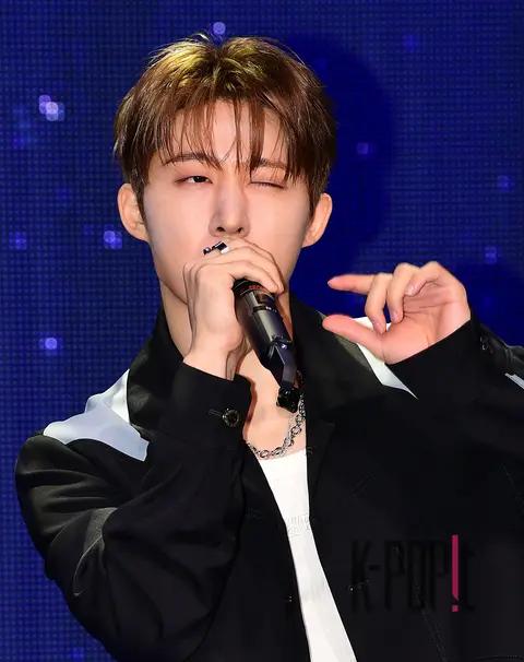 B.I — Showcase