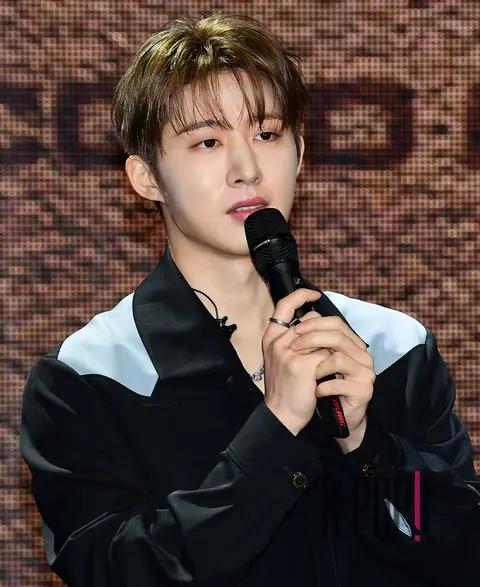 B.I — Showcase