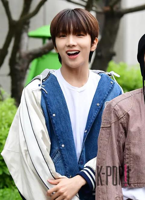 Woon-hak (BOYNEXTDOOR) — Music Bank Arrival