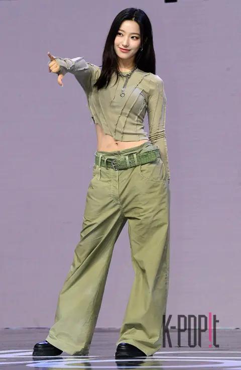 Lee Sarom — Showcase