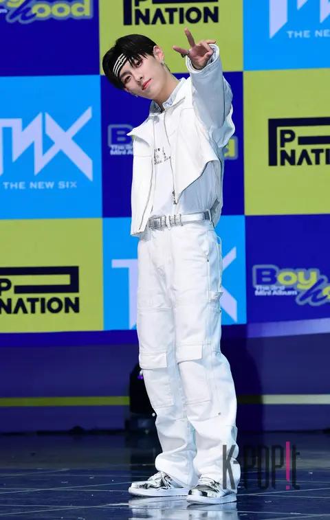 Woo Kyung-joon (THE NEW SIX) — Showcase