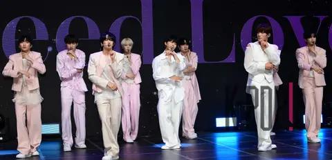 DARKB — Showcase