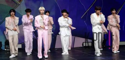 DARKB — Showcase