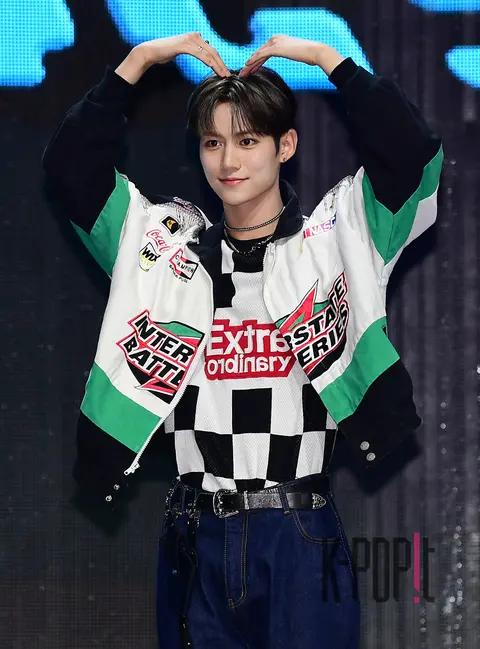 Lunate Ian — Showcase