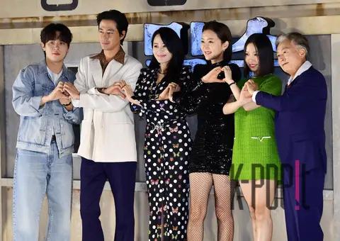 Park Jung-min, Jo In-sung, Kim Hye-soo, Yeom Jung-ah, Ko Min-si, Kim Jong-soo — Smugglers Production Briefing