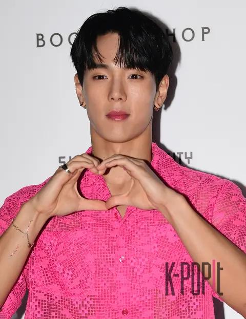 Shownu (MONSTA X) — Launch