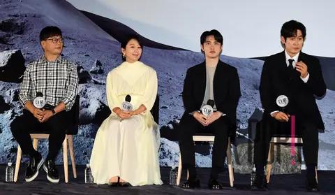 Director Kim Yong-hwa, Kim Hee-ae, D.O., Seol Kyung-gu — The Moon Production Briefing