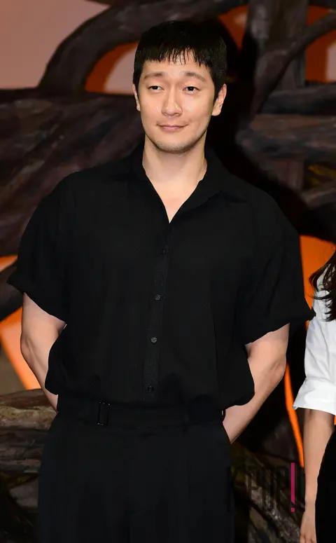 Son Seok-gu — Army on a Tree Press Conference