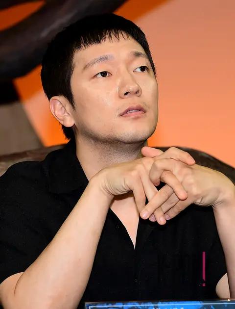 Son Seok-gu — Army on a Tree Press Conference