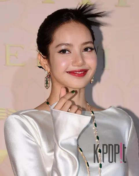 LISA (BLACKPINK) — Launch