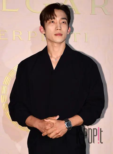 Lee Sang-i — Launch