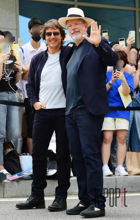 Tom Cruise, Director Christopher McQuarrie — Airport