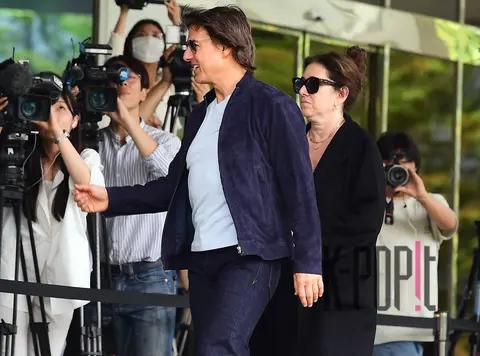 Tom Cruise — Airport